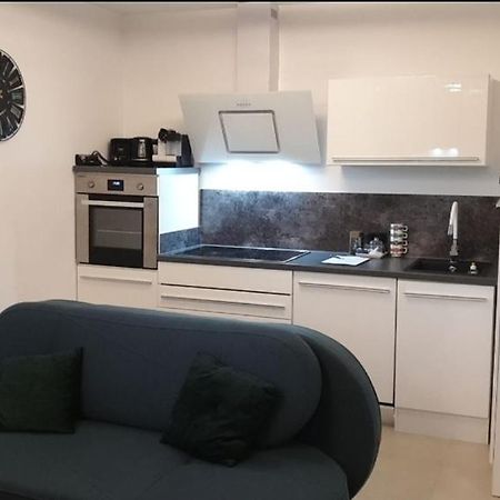 Apartment Mit Schoener, Moderner Einrichtung โคโลญ ภายนอก รูปภาพ