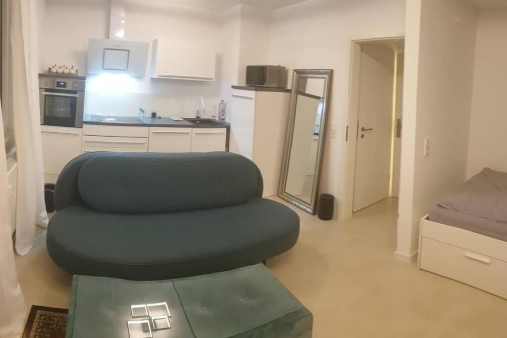 Apartment Mit Schoener, Moderner Einrichtung โคโลญ ภายนอก รูปภาพ