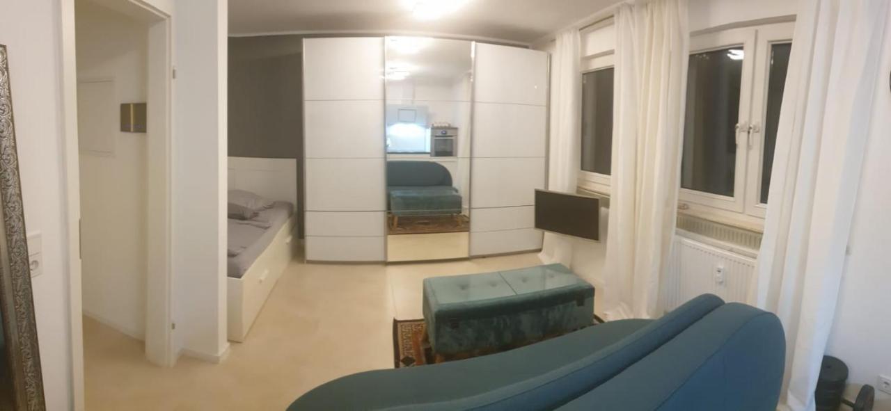 Apartment Mit Schoener, Moderner Einrichtung โคโลญ ภายนอก รูปภาพ