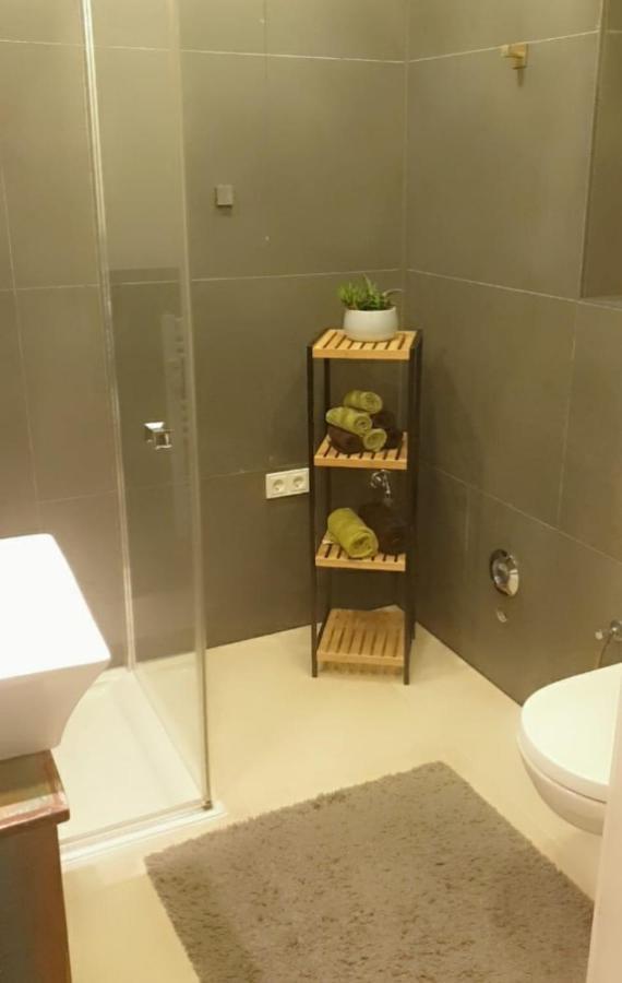 Apartment Mit Schoener, Moderner Einrichtung โคโลญ ภายนอก รูปภาพ