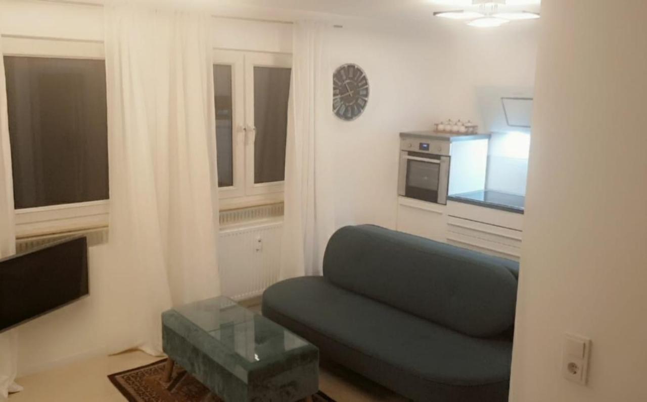 Apartment Mit Schoener, Moderner Einrichtung โคโลญ ภายนอก รูปภาพ