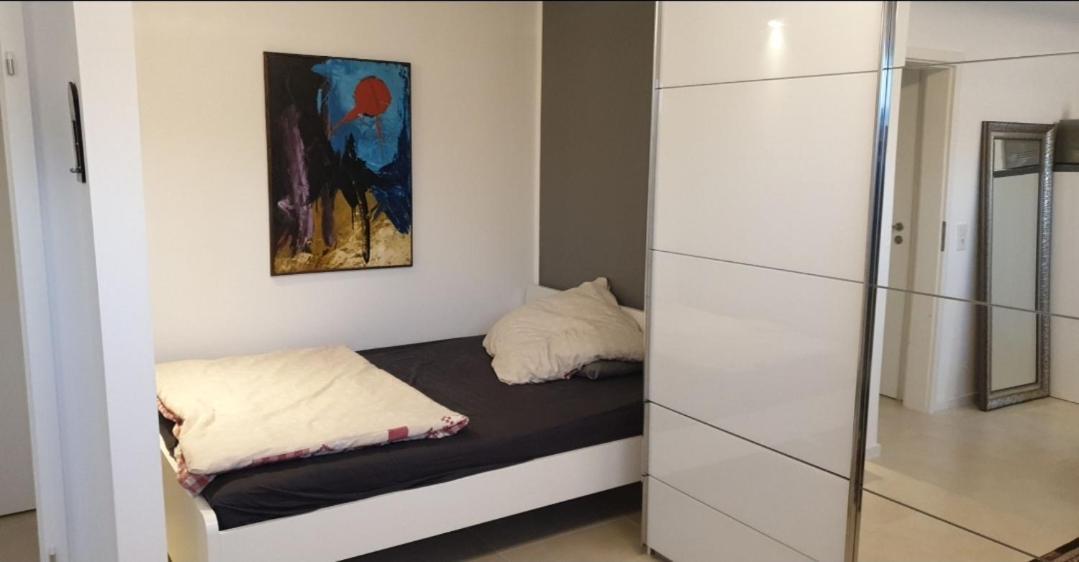 Apartment Mit Schoener, Moderner Einrichtung โคโลญ ภายนอก รูปภาพ